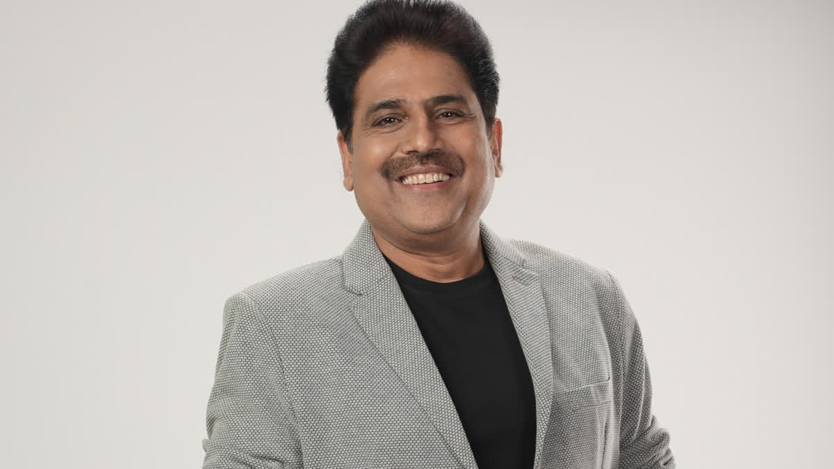 Shailesh Lodha Biography: Life Story, Career, Family, Books & Achievements