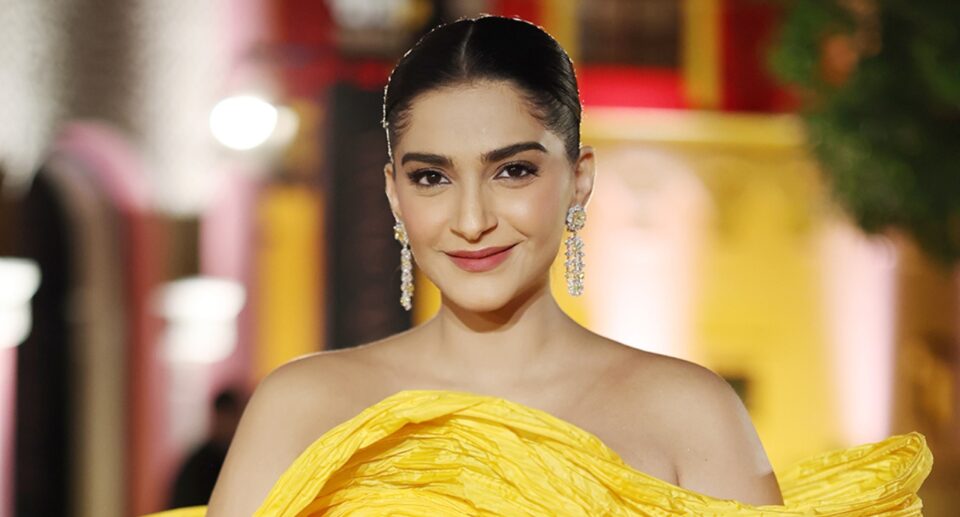 Sonam Kapoor Biography: Life Story, Career, Family, Movies & Achievements