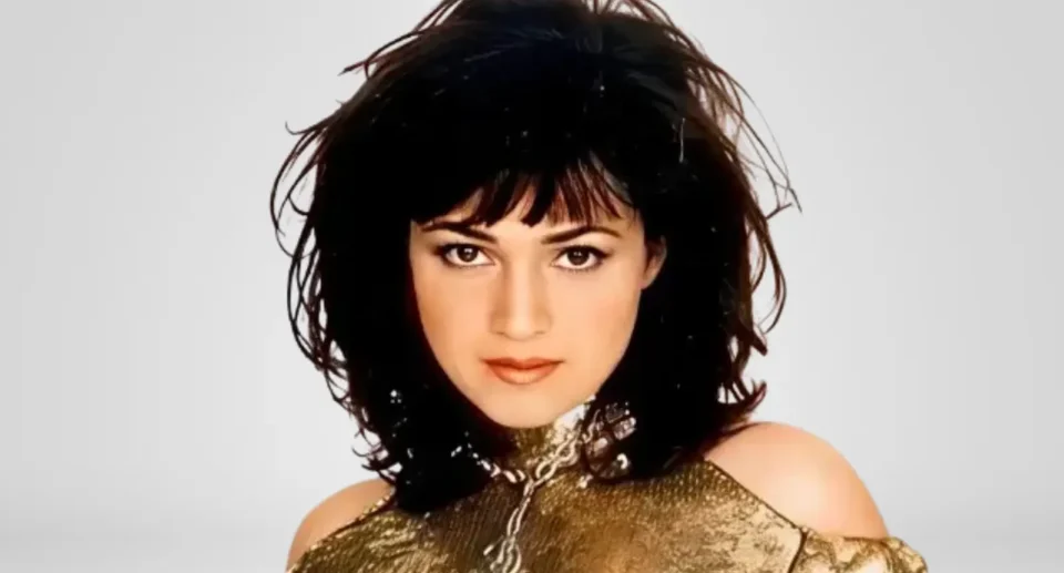 Alisha Chinai Biography: Life Story, Career, Family, Songs & Achievements