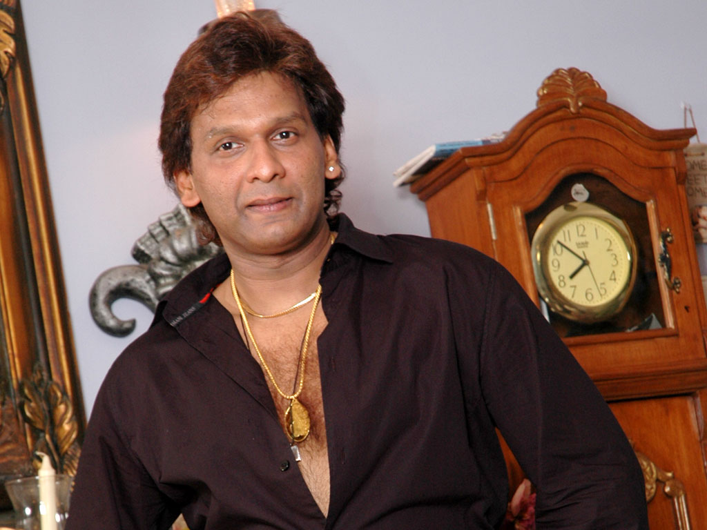 Vinod Rathod Biography: Life Story, Career, Family, Songs & Achievements